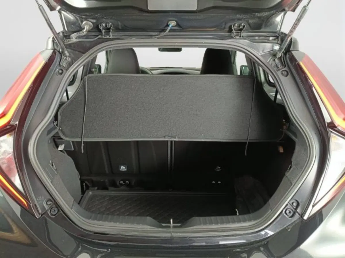 Toyota Aygo X usata a Teramo (18)