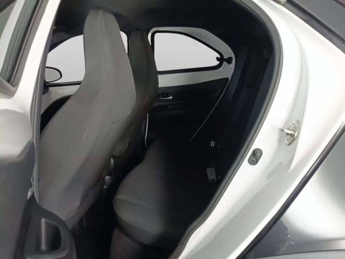 Toyota Aygo X usata a Teramo (9)