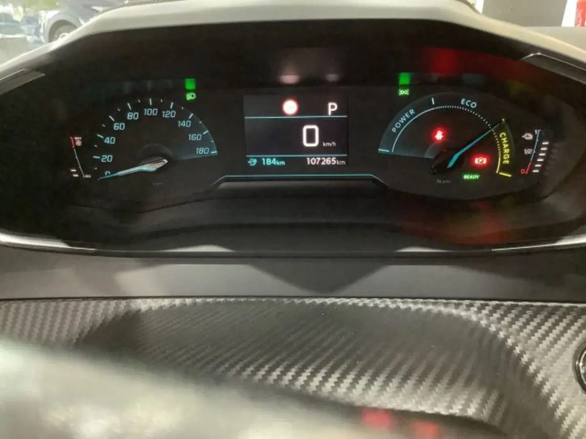 Peugeot 208 usata a Catania (15)