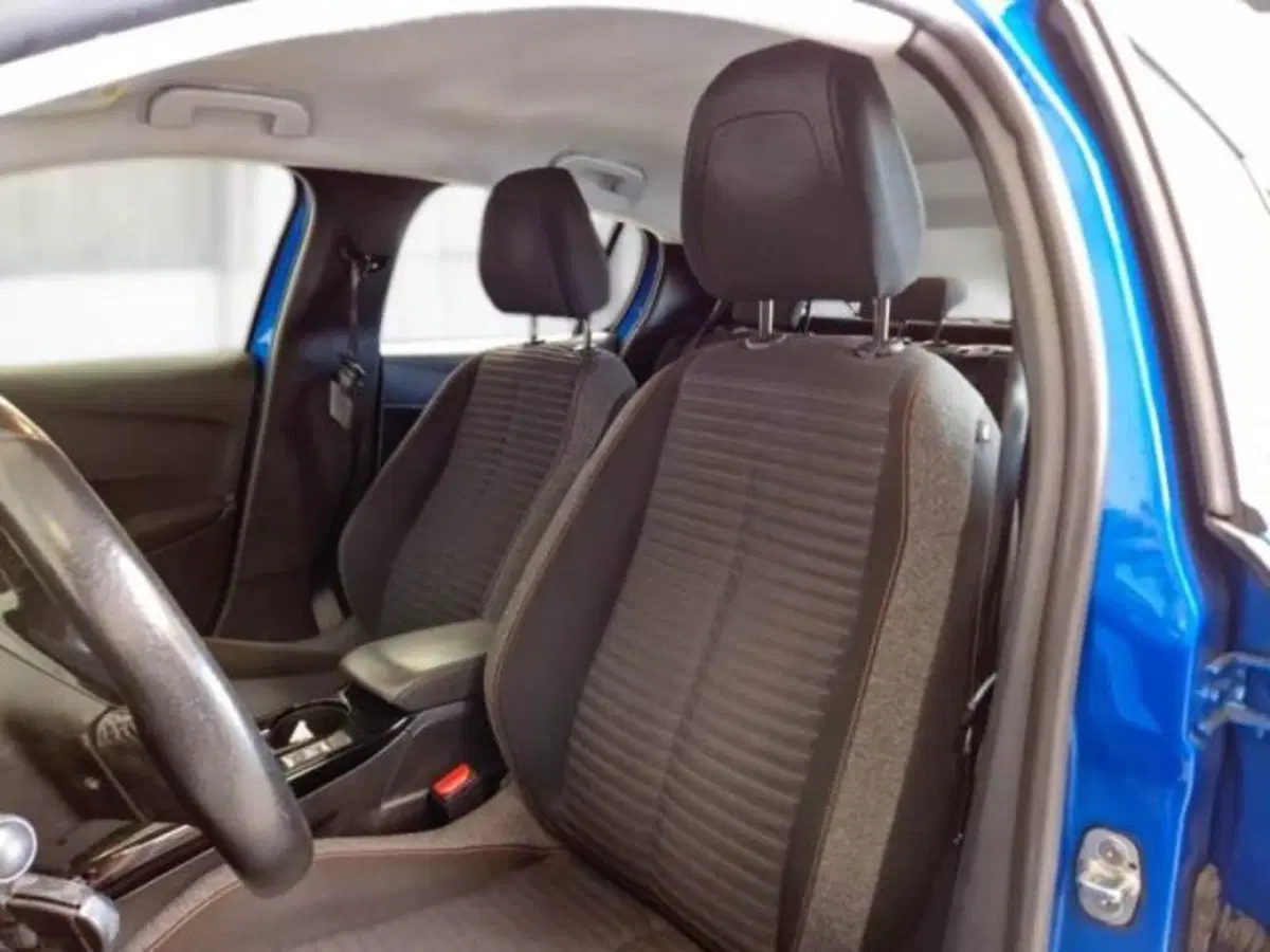 Peugeot 208 usata a Catania (8)