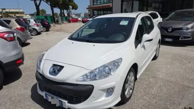 Peugeot 308 1.6 HDi 90CV 5p. Premium del 2010 usata a Recanati