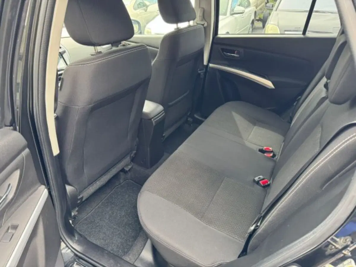 Suzuki S-Cross usata a Macerata (7)