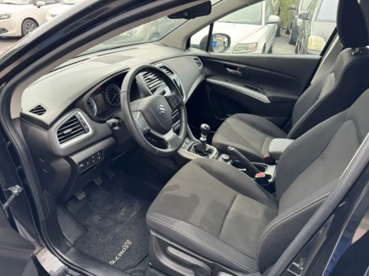 Suzuki S-Cross usata a Macerata (8)