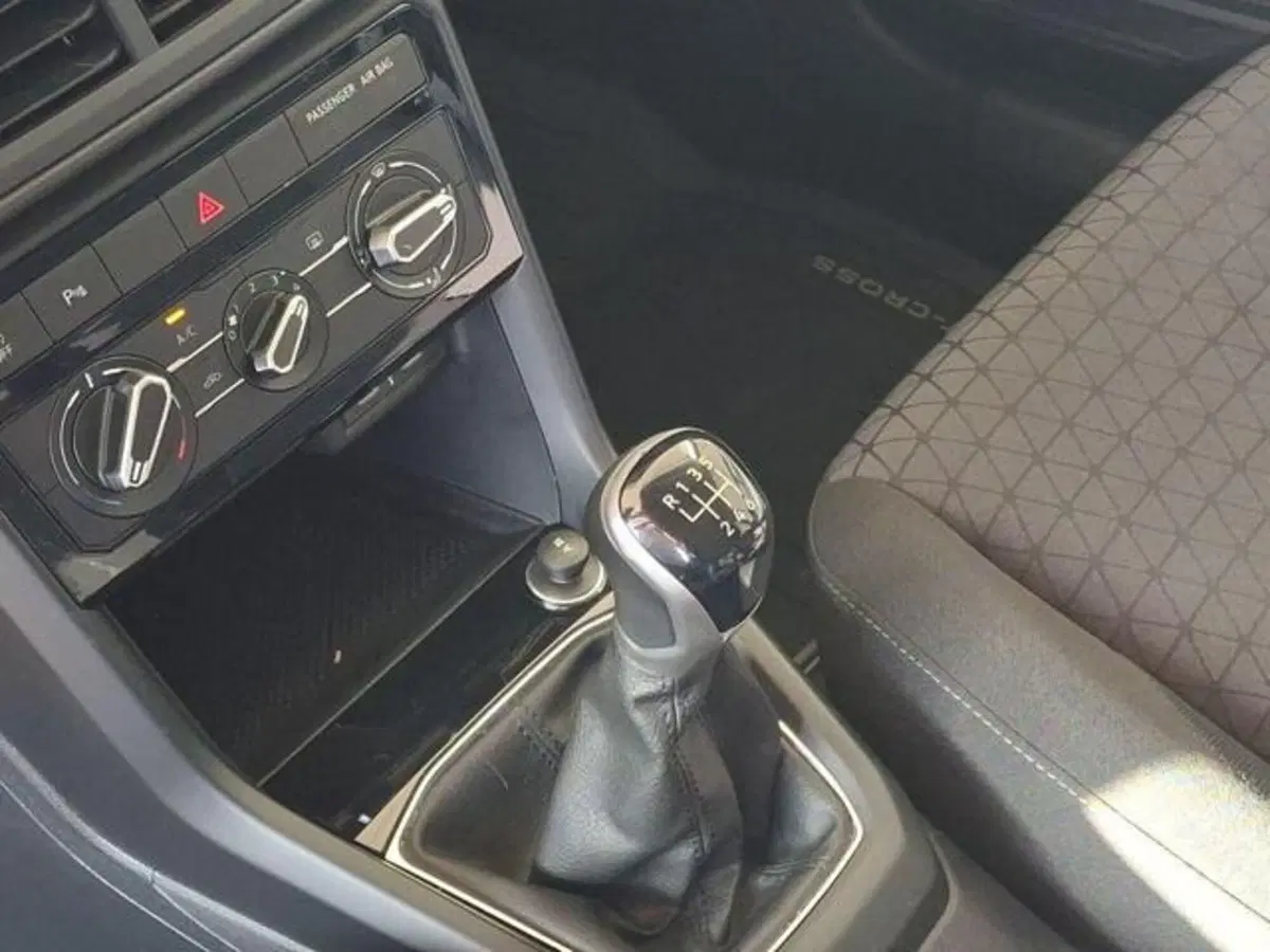 Volkswagen T-Cross usata a Roma (15)