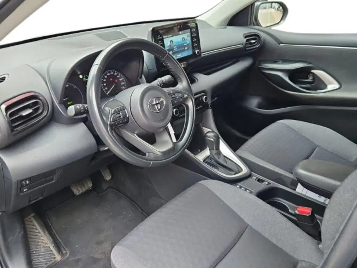 Toyota Yaris Cross usata a Roma (7)
