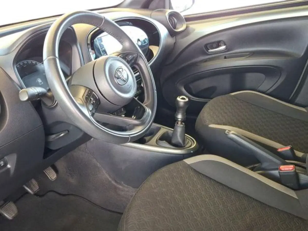 Toyota Aygo X usata a Roma (6)