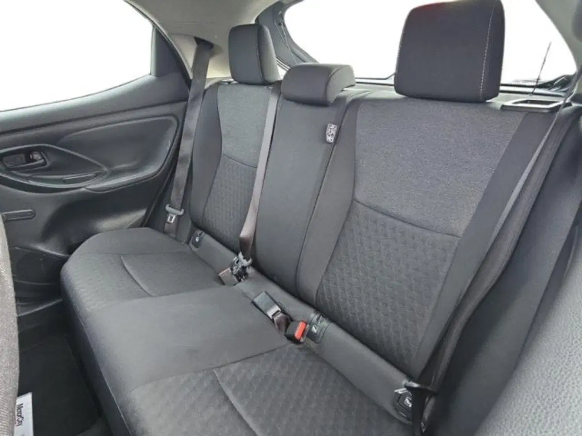 Toyota Yaris usata a Roma (11)