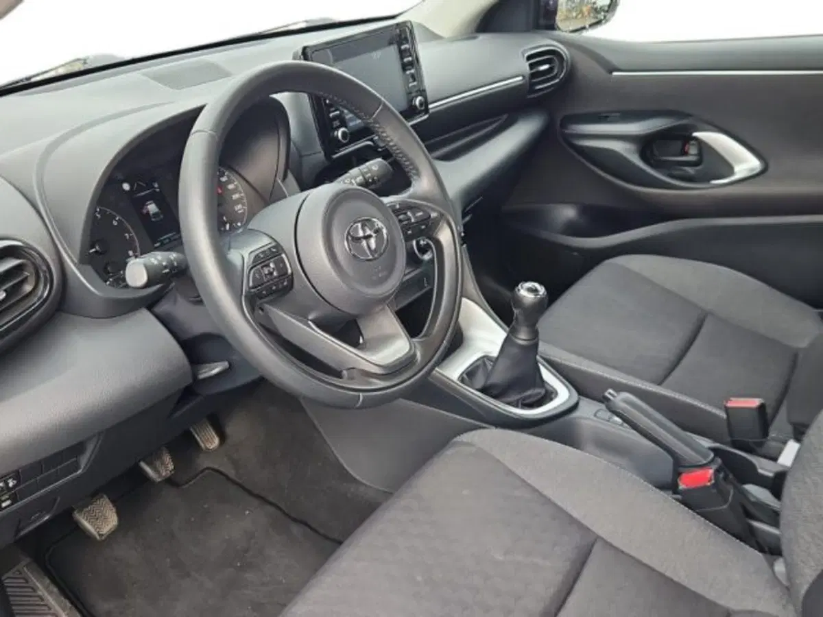 Toyota Yaris usata a Roma (7)