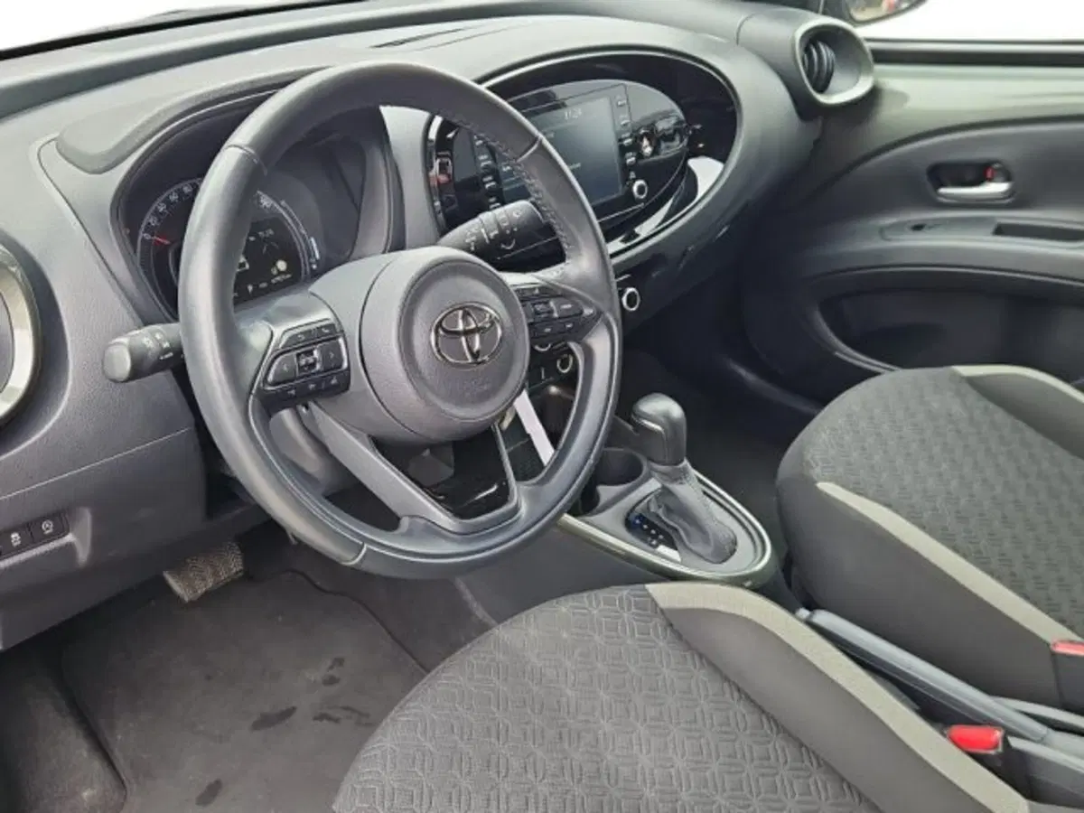 Toyota Aygo X usata a Roma (7)