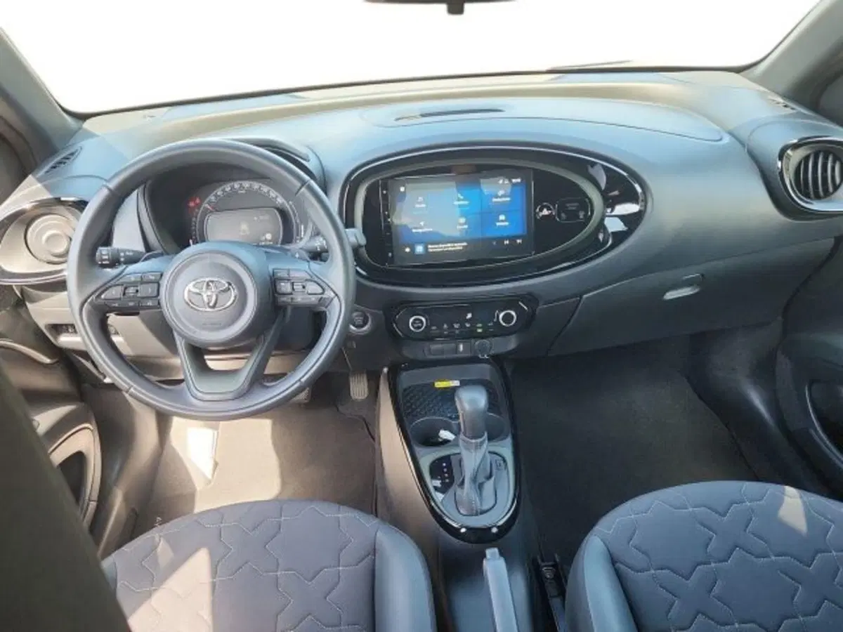 Toyota Aygo X usata a Roma (7)
