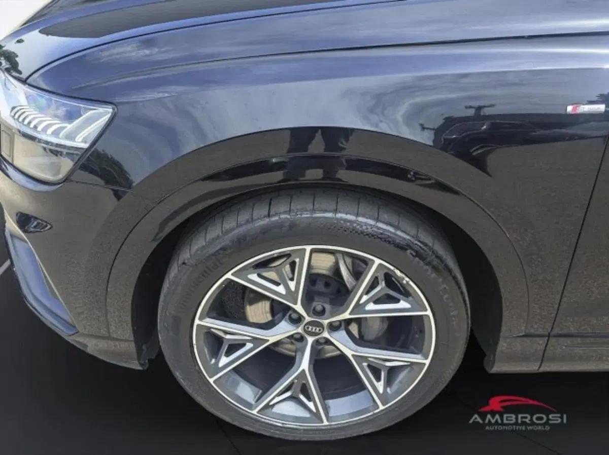 Audi Q8 usata a Perugia (13)