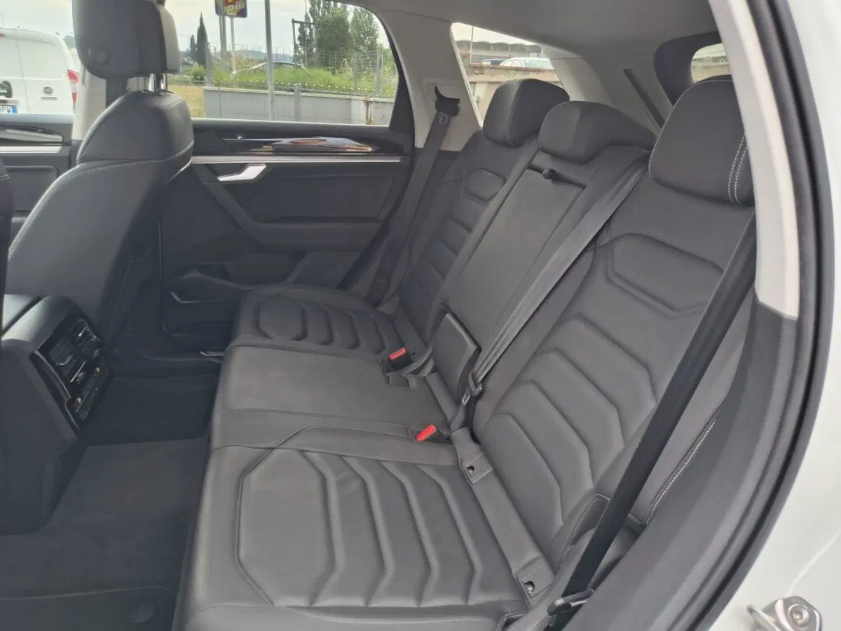 Volkswagen Touareg usata a Firenze (13)