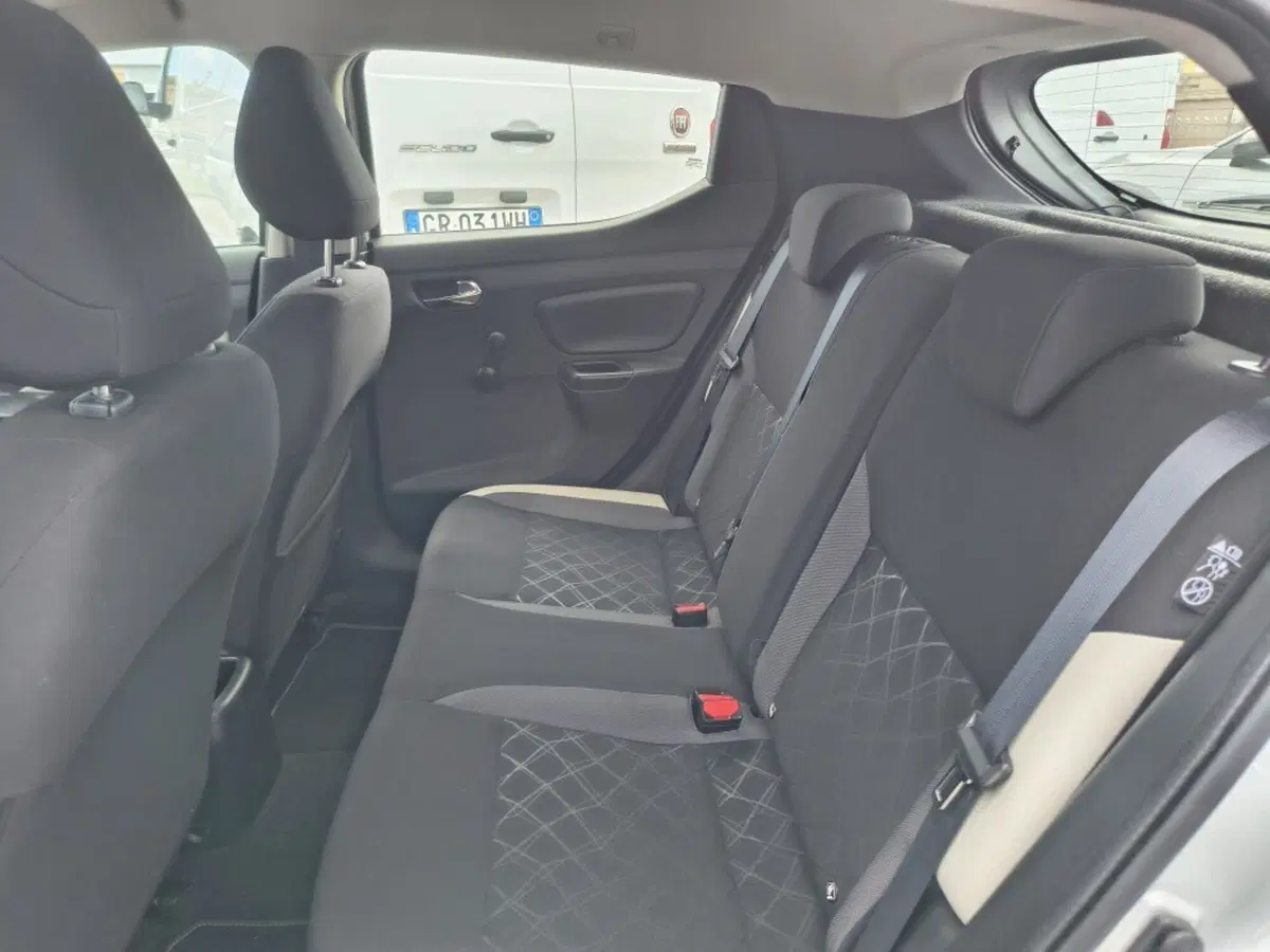 Nissan Micra usata a Firenze (15)