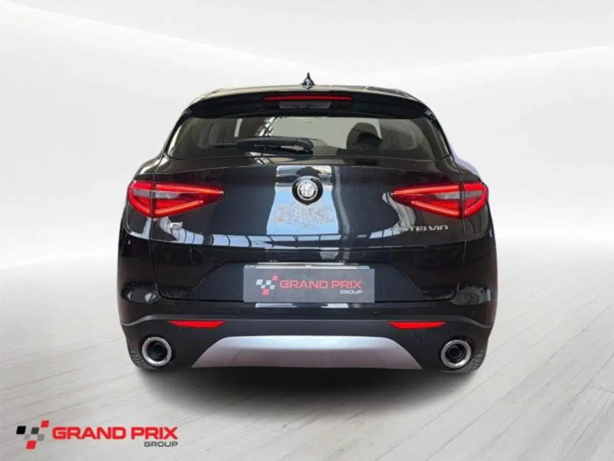 Alfa Romeo Stelvio usata a Bologna (5)