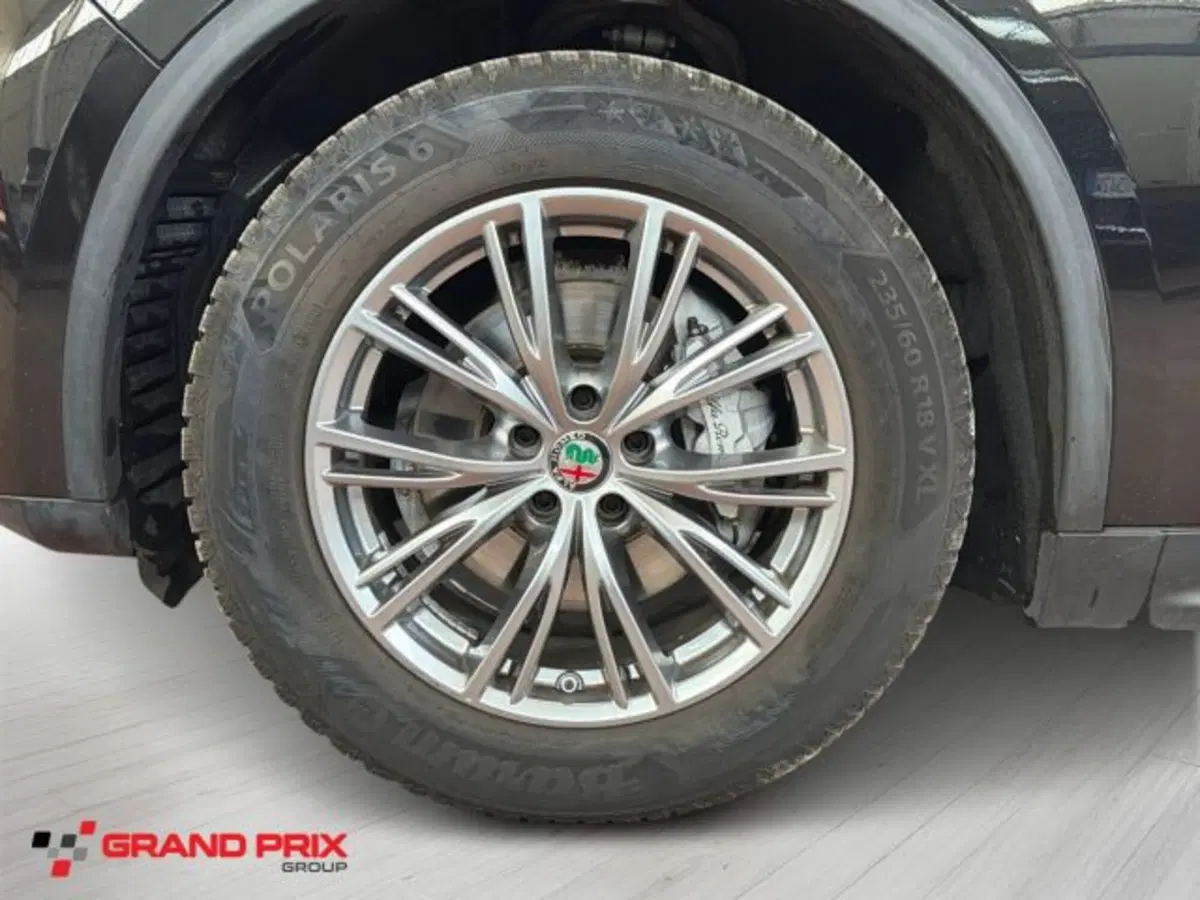 Alfa Romeo Stelvio usata a Bologna (6)