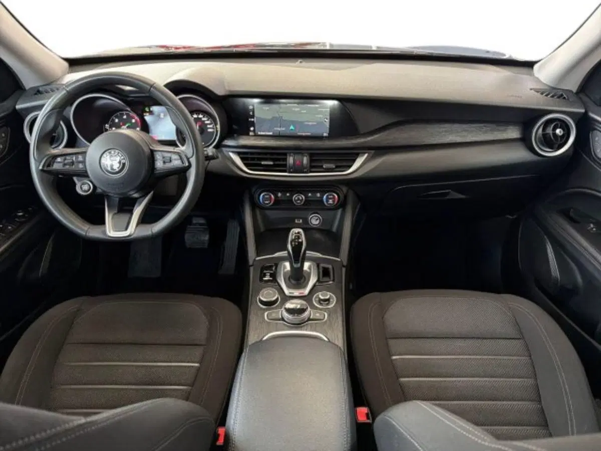 Alfa Romeo Stelvio usata a Bologna (9)