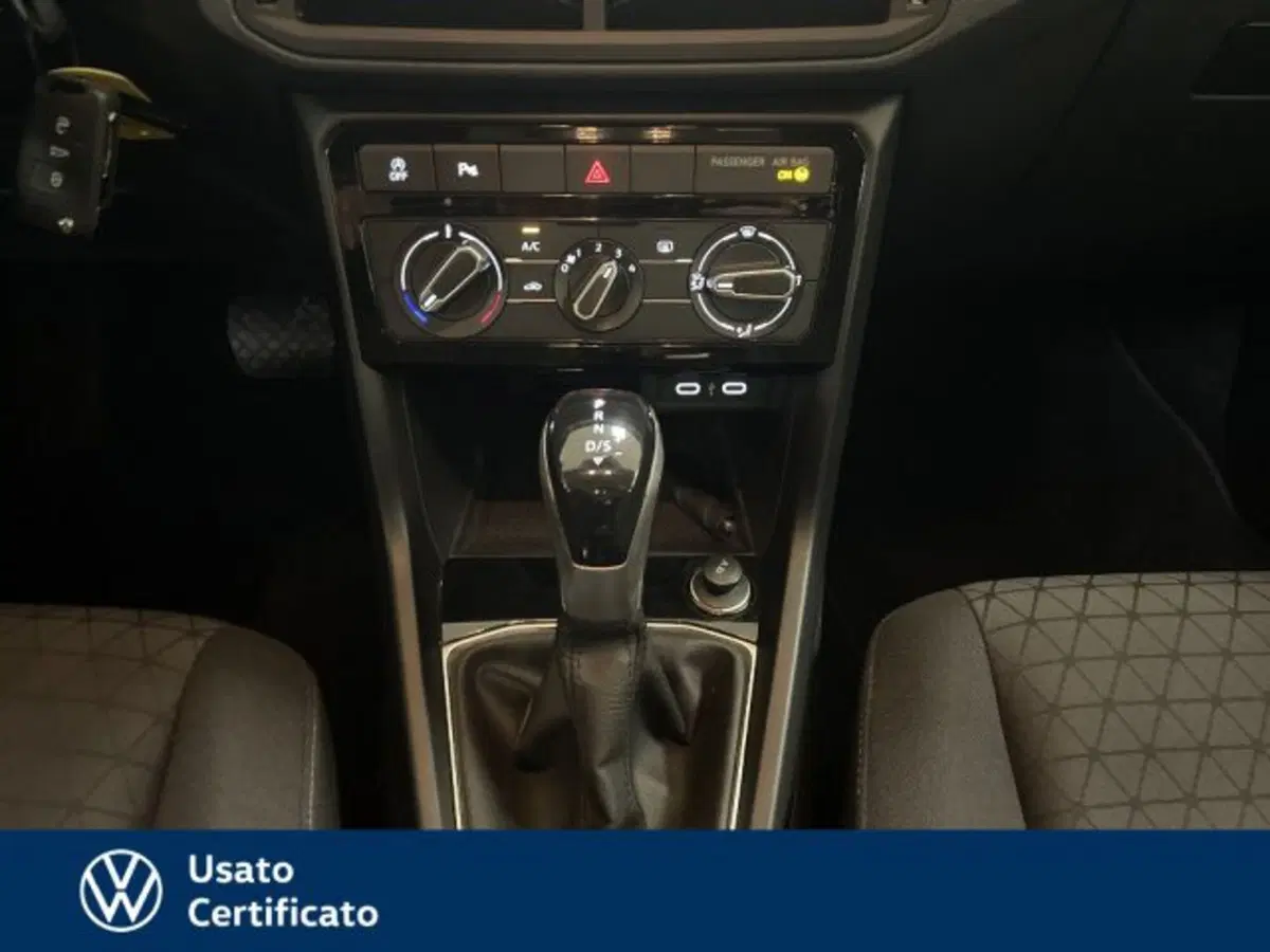 Volkswagen T-Cross usata a Vicenza (11)