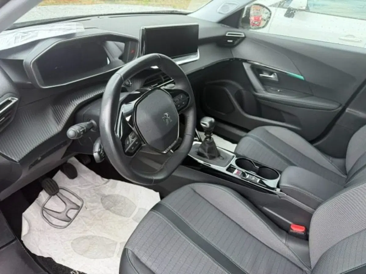 Peugeot 2008 usata a Prato (10)