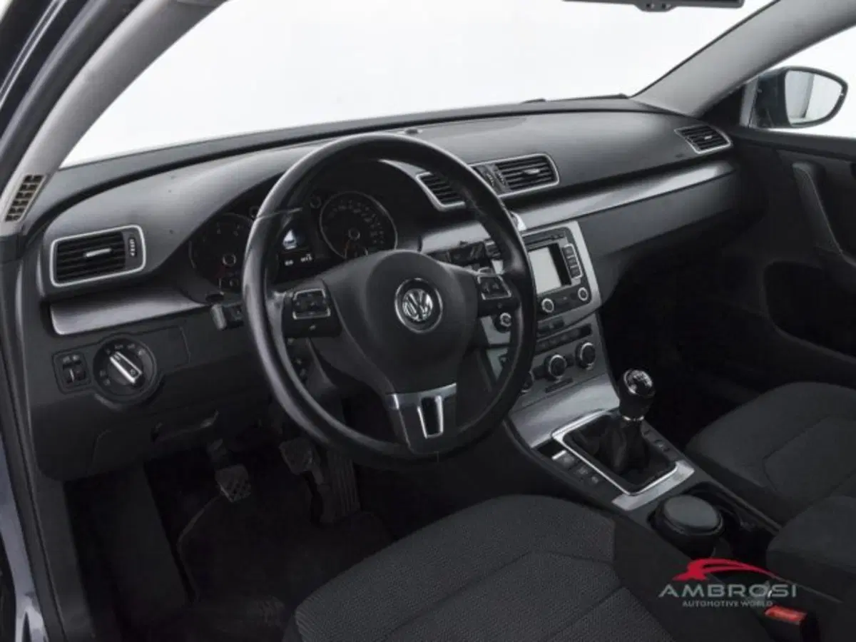 Volkswagen Passat Variant usata a Perugia (8)