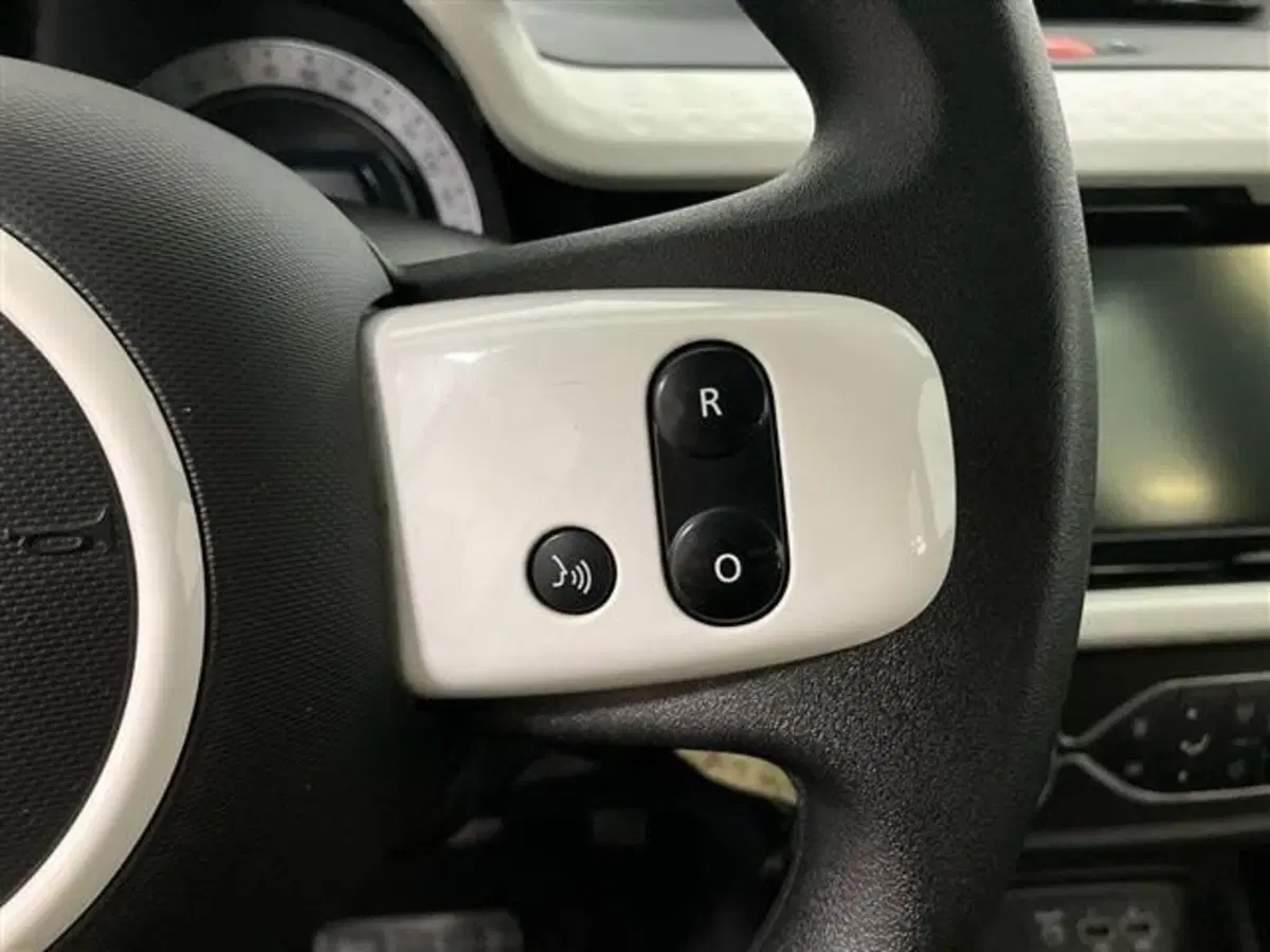 Renault Twingo usata a Como (18)