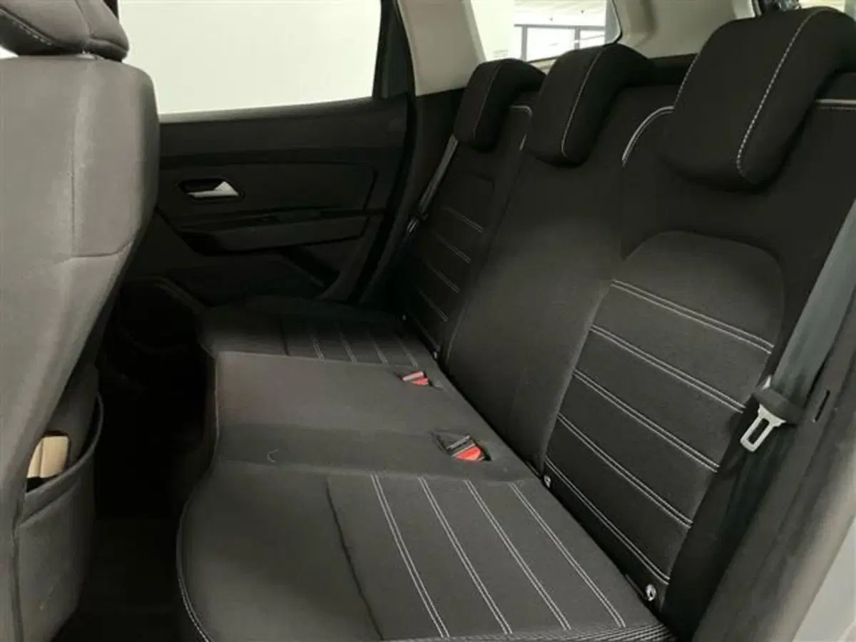 Dacia Duster usata a Como (11)