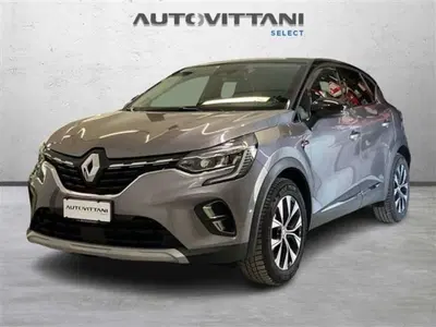Renault Captur 1.0 tce Techno 90cv del 2024 usata a Como