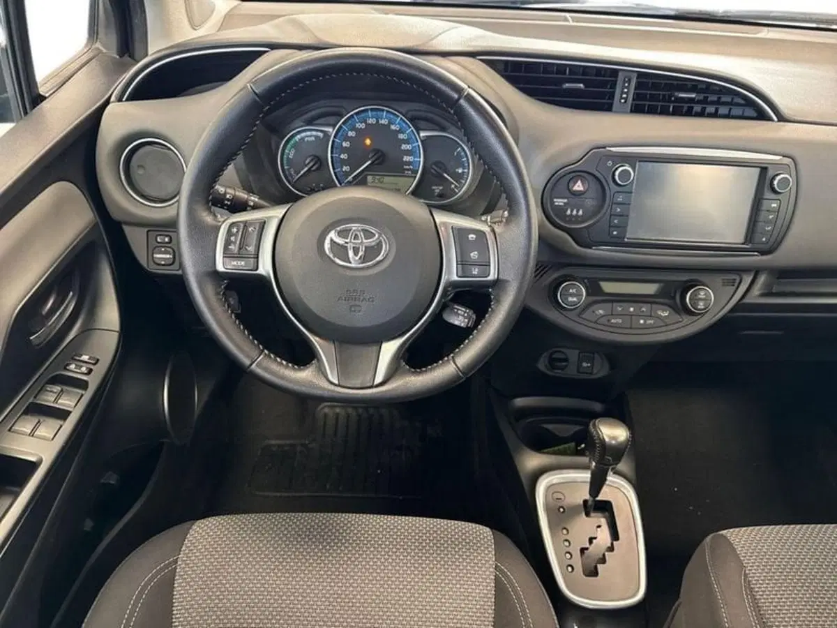 Toyota Yaris usata a Prato (11)