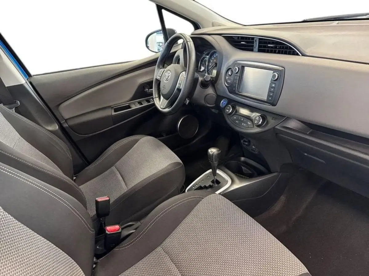 Toyota Yaris usata a Prato (15)
