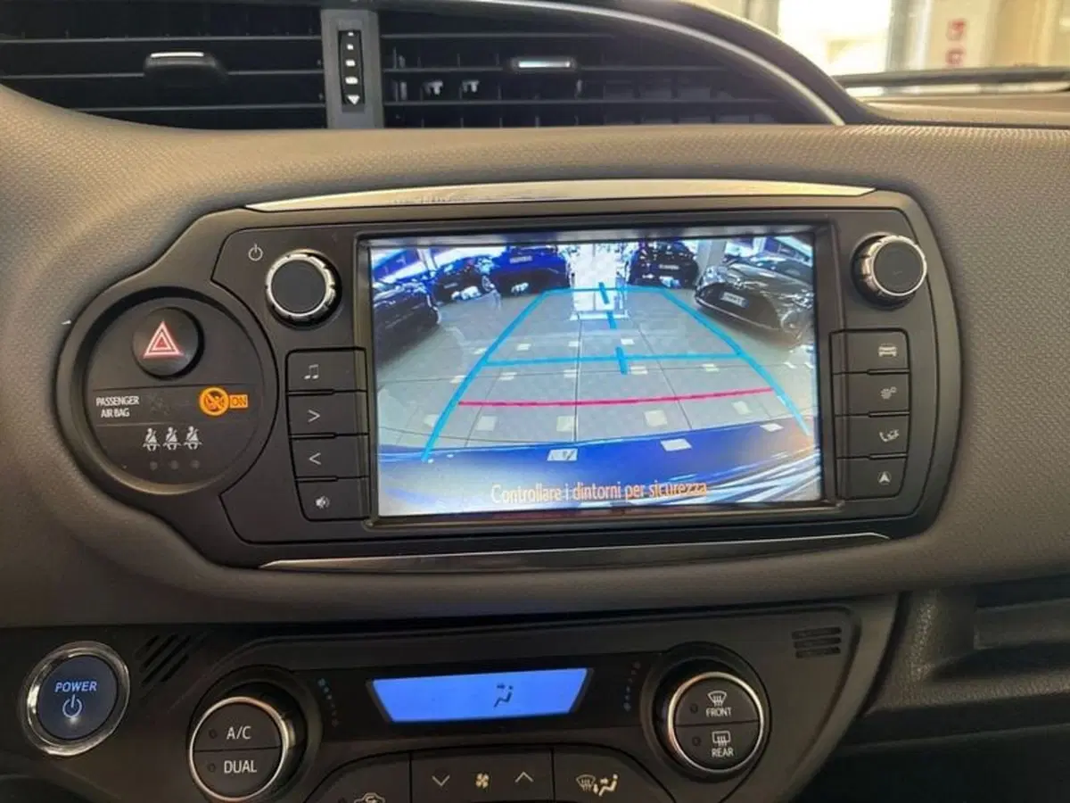 Toyota Yaris usata a Prato (17)