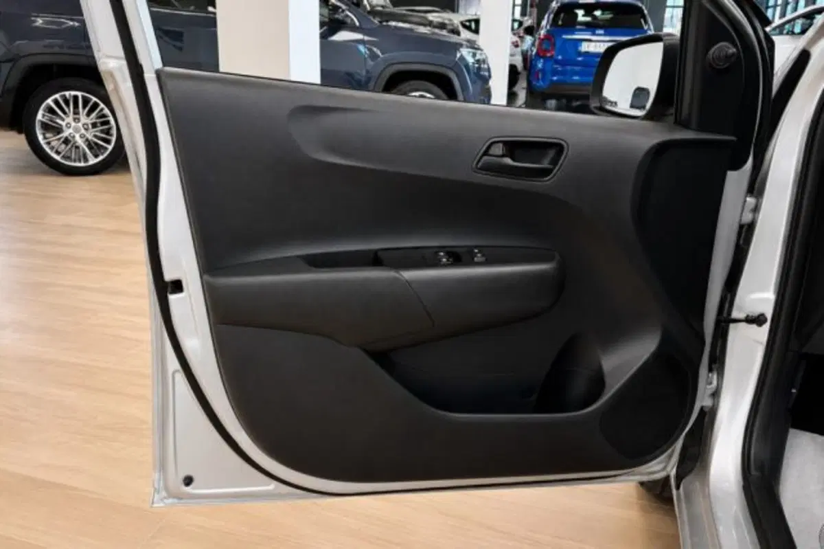Kia Picanto usata a Latina (12)