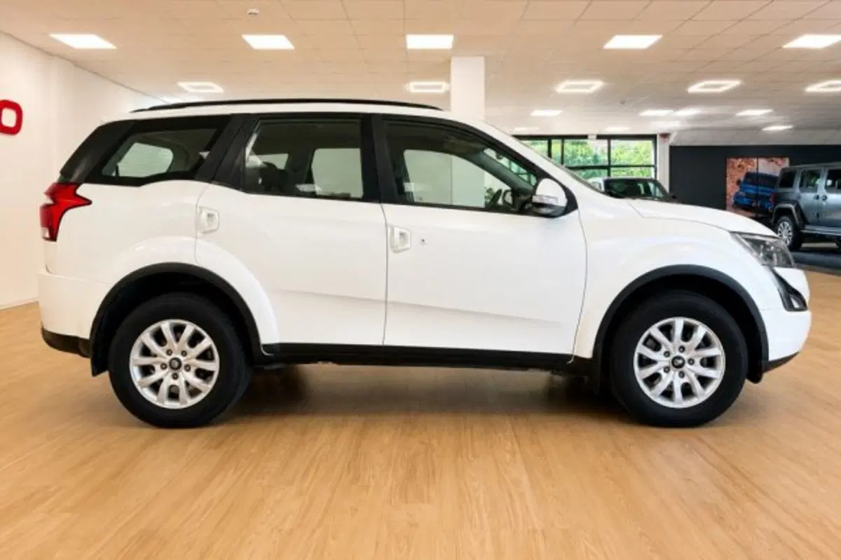 Mahindra XUV500 usata a Latina (4)