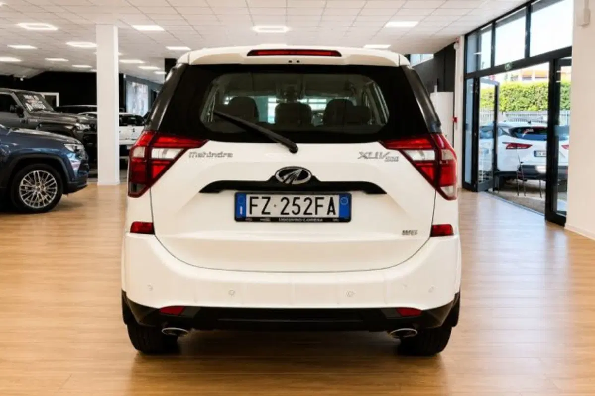 Mahindra XUV500 usata a Latina (6)