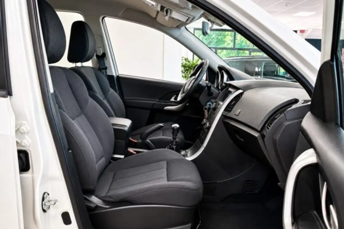 Mahindra XUV500 usata a Latina (8)