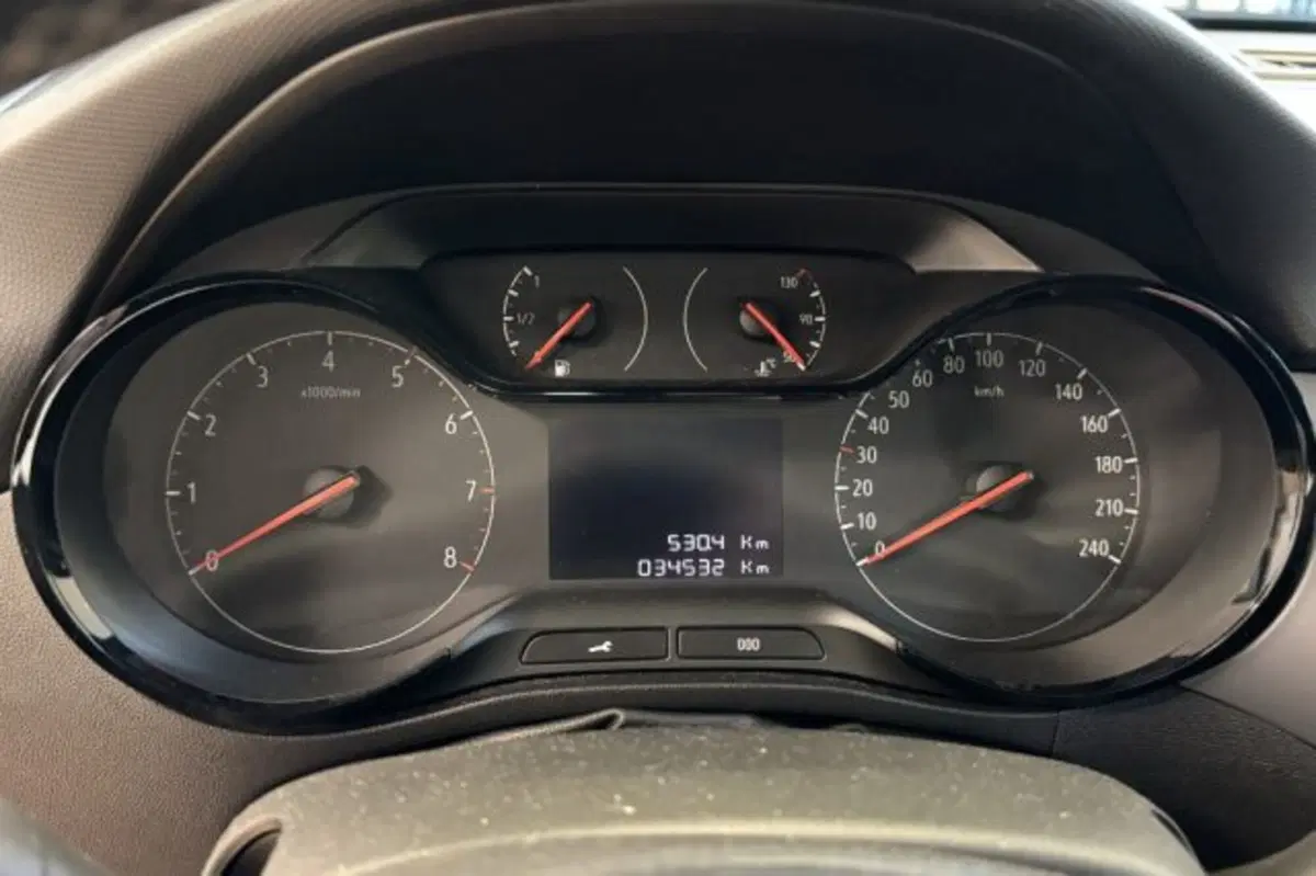 Opel Crossland usata a Latina (13)