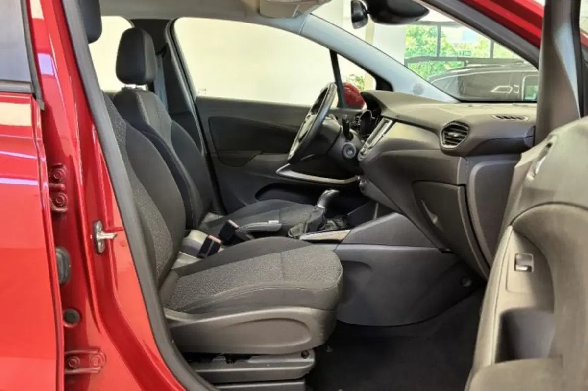 Opel Crossland usata a Latina (8)