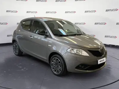 Lancia Ypsilon 1.2 69 CV 5 porte GPL Ecochic Gold del 2019 usata a Verona
