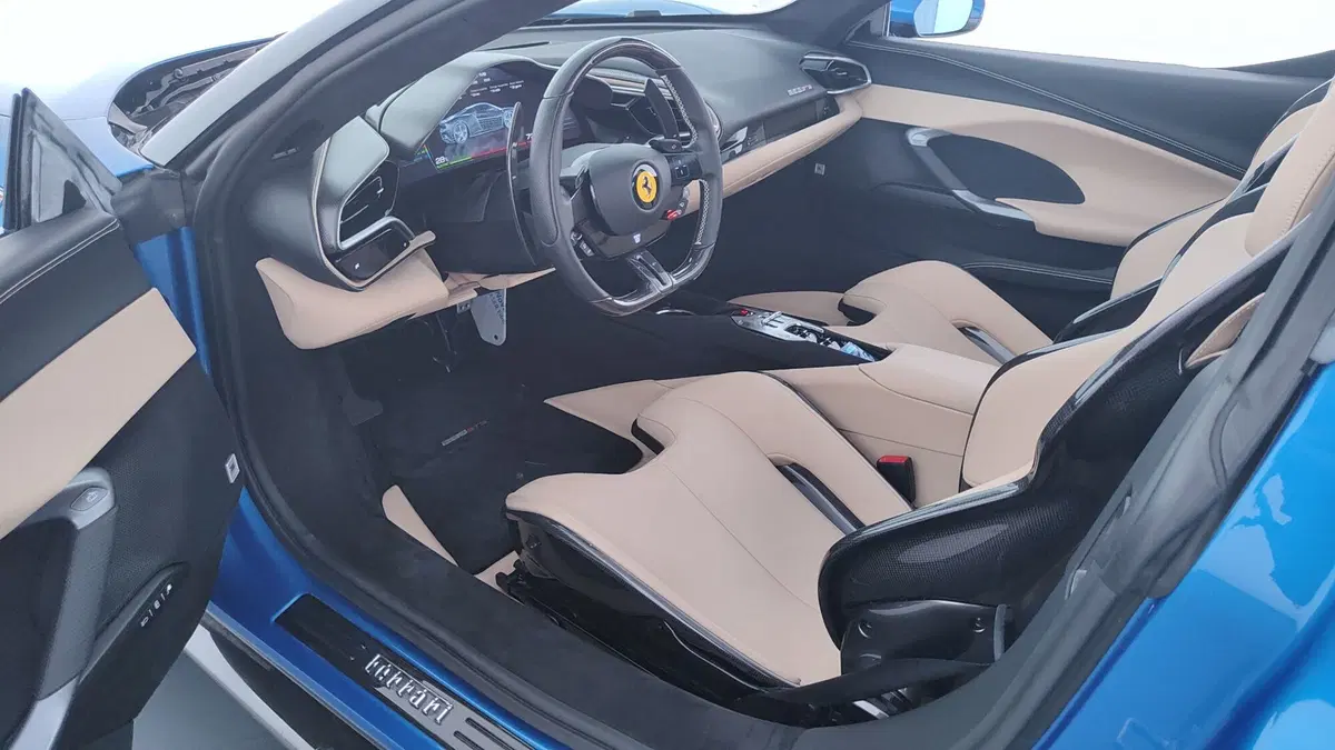 Ferrari 296 Spider usata a Perugia (11)
