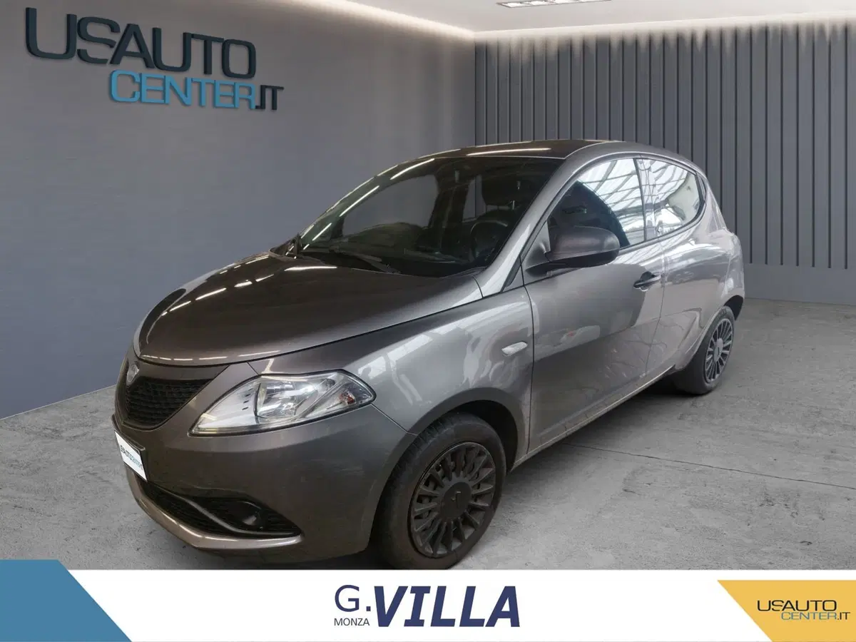 Lancia Ypsilon usata a Milano