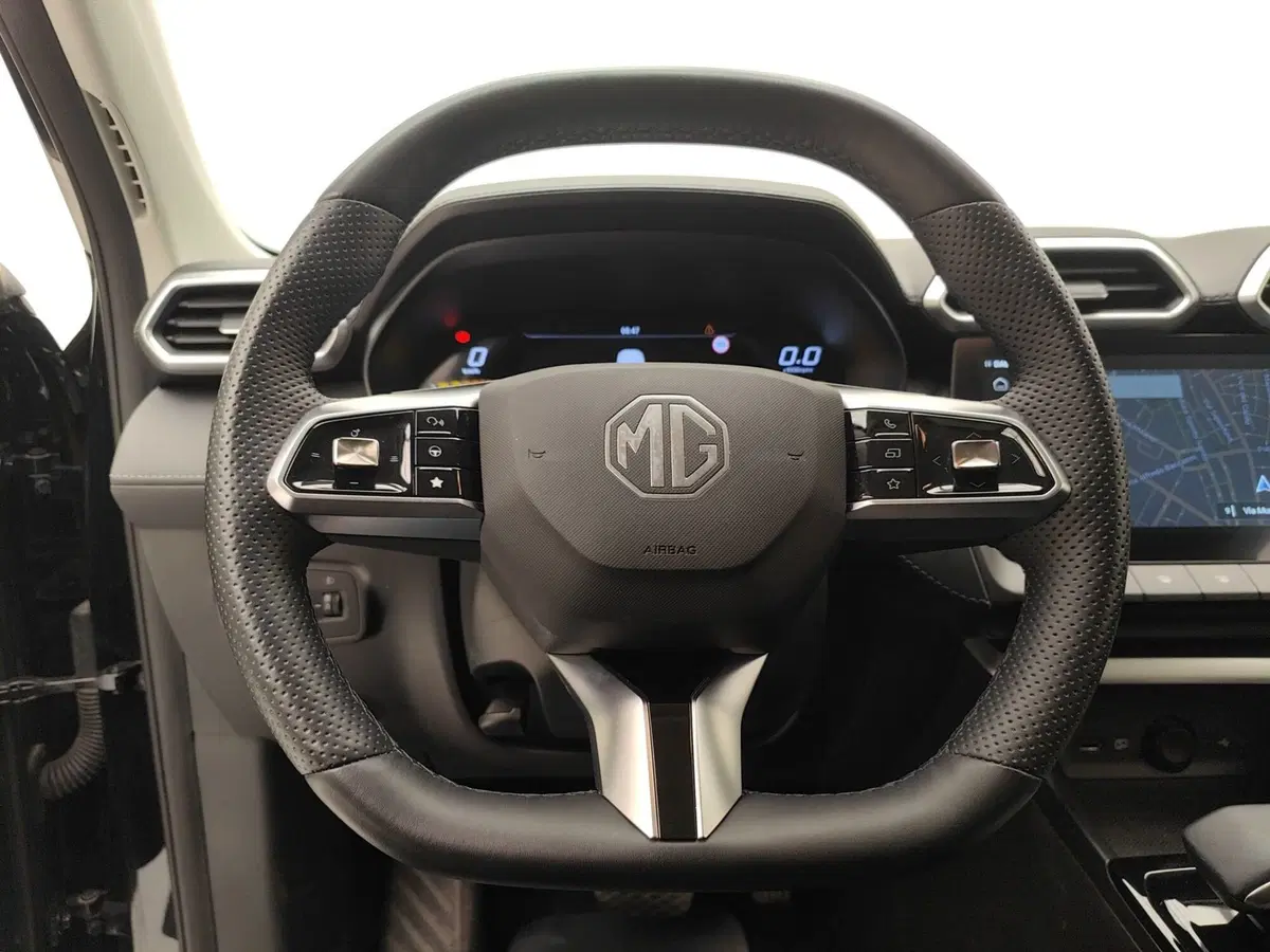 Mg ZS EV usata a Como (16)