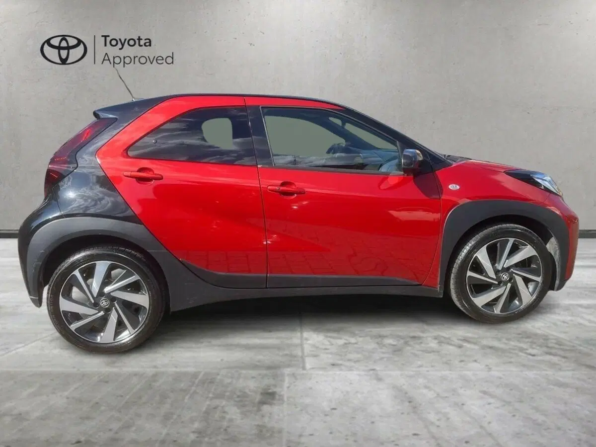 Toyota Aygo X usata a Lecco (4)