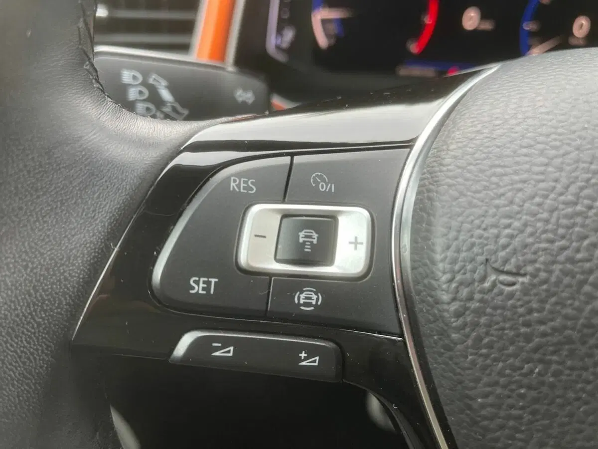 Volkswagen T-Roc usata a Lecco (18)