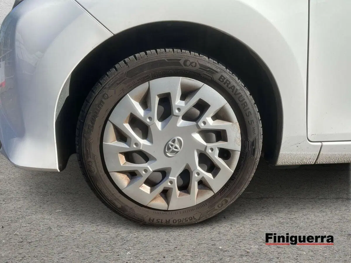 Toyota Aygo usata a Lecco (8)