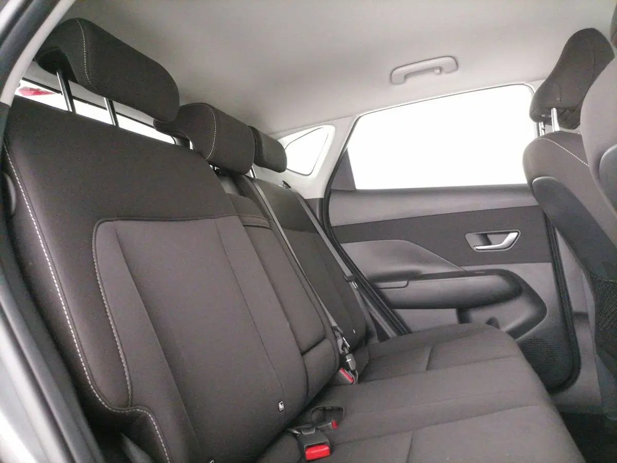 Hyundai Kona usata a Roma (8)