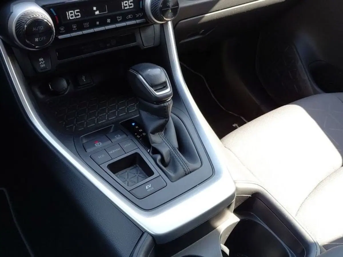 Toyota Rav4 usata a Cagliari (14)