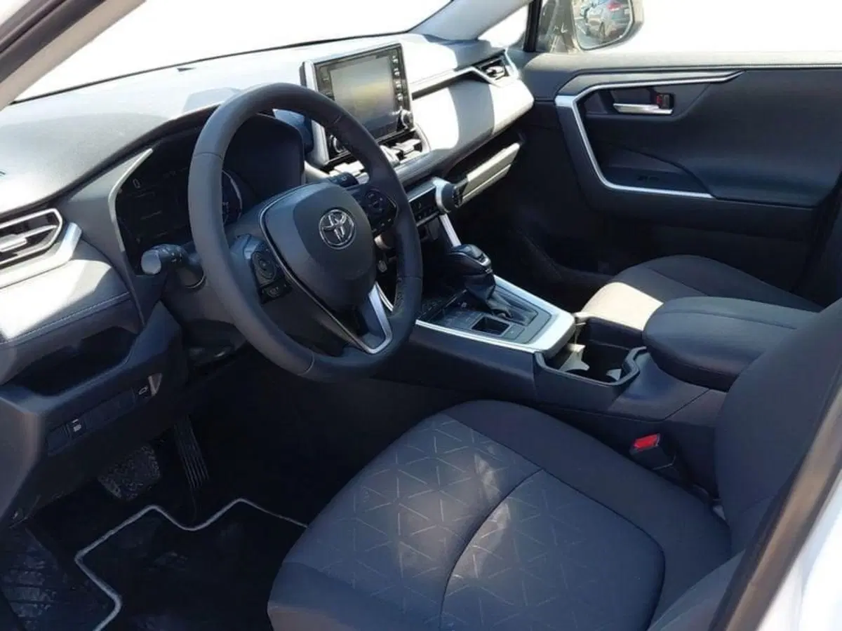 Toyota Rav4 usata a Cagliari (8)
