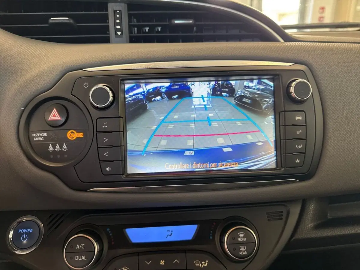 Toyota Yaris usata a Prato (17)