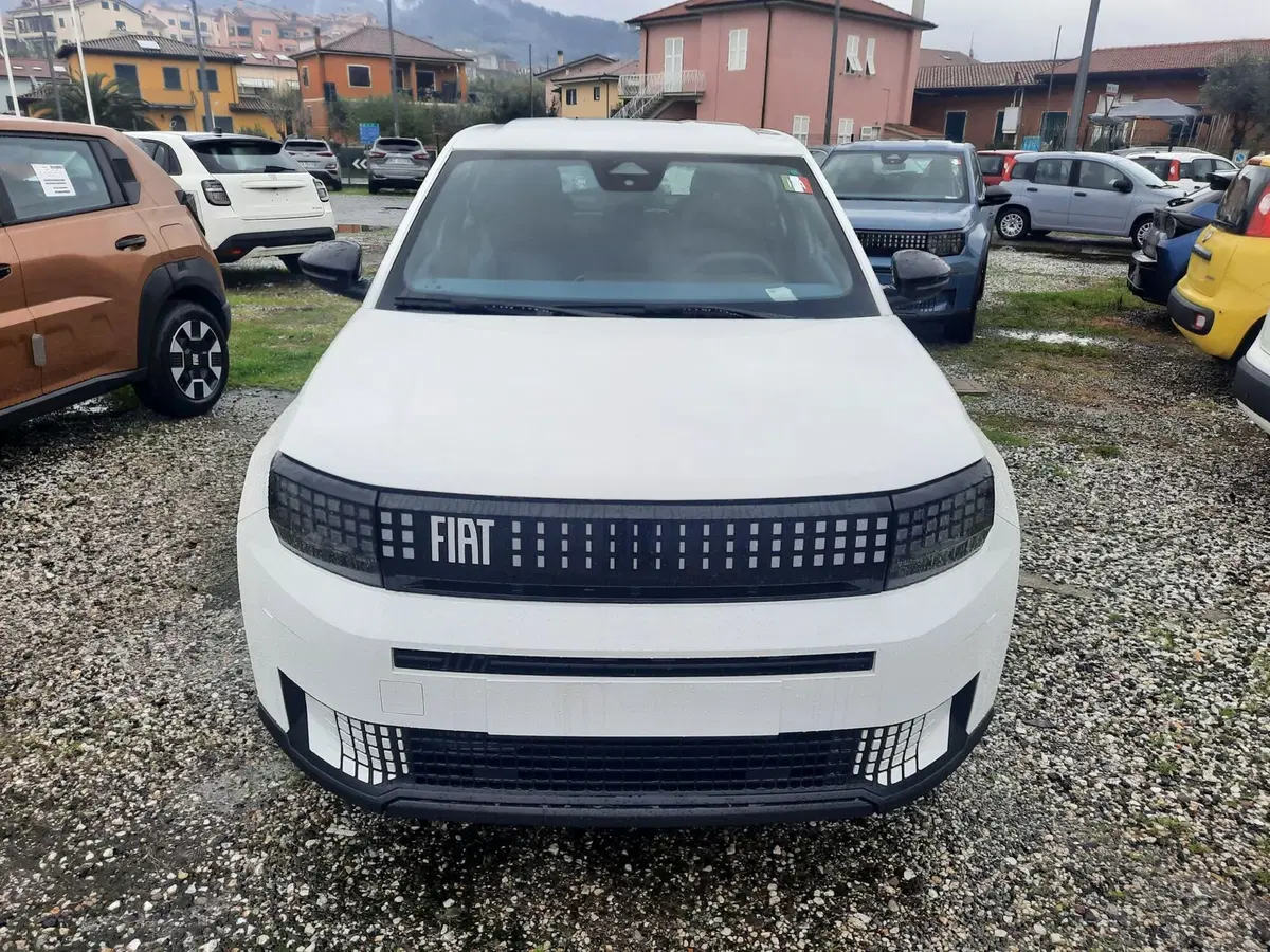 Fiat Grande Panda nuova a La Spezia (2)