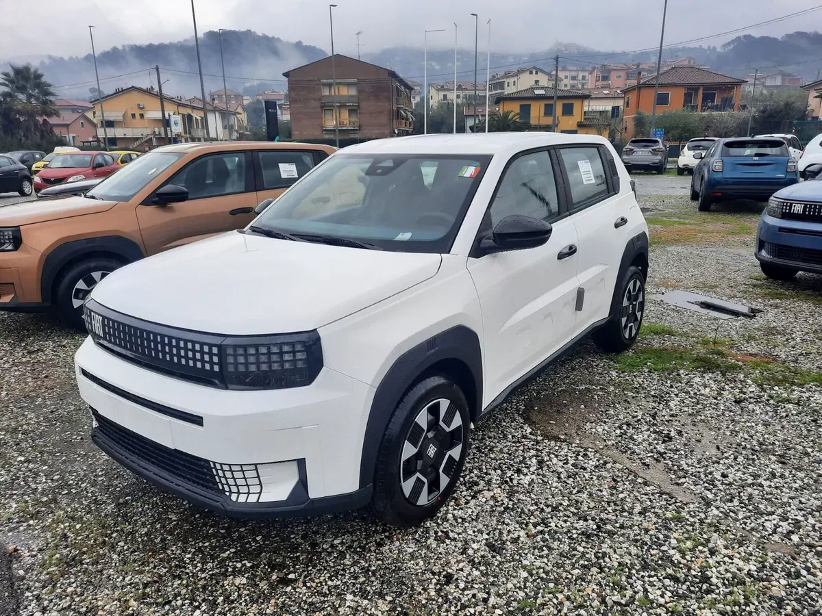 Fiat Grande Panda nuova a La Spezia (3)