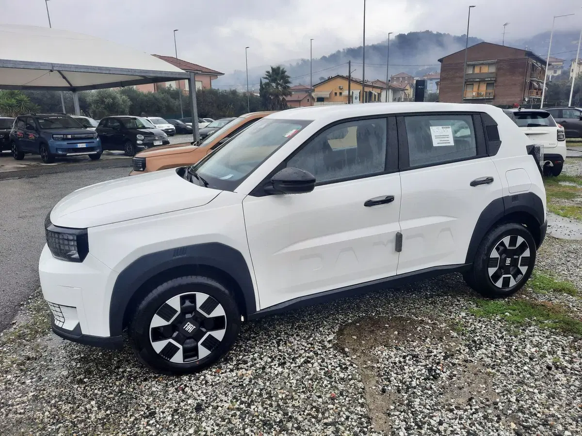 Fiat Grande Panda nuova a La Spezia (4)