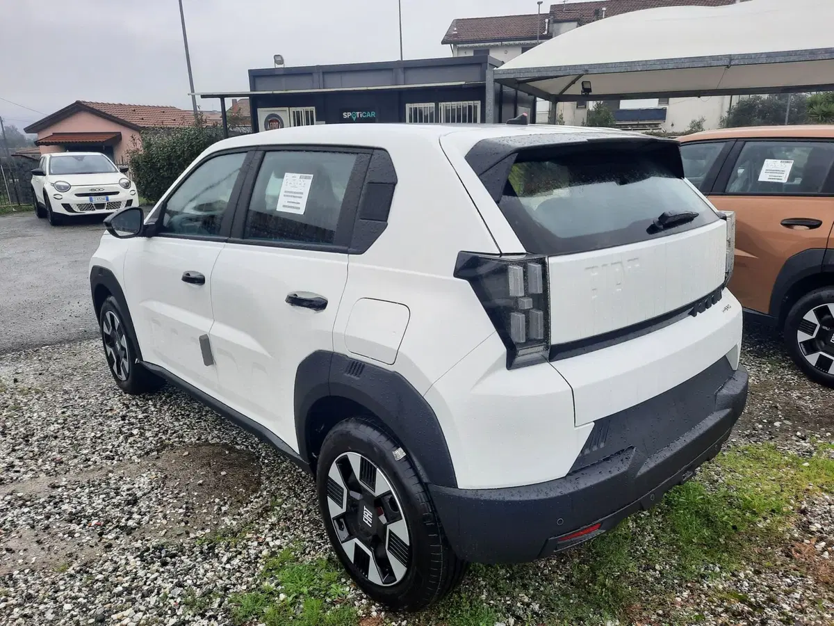 Fiat Grande Panda nuova a La Spezia (5)